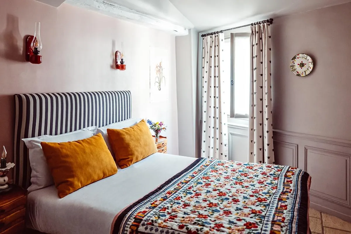 Otel Maison Saintonge